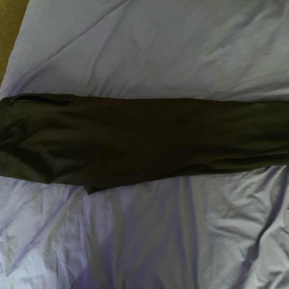 Under armor track pants - Picture 2 of 4